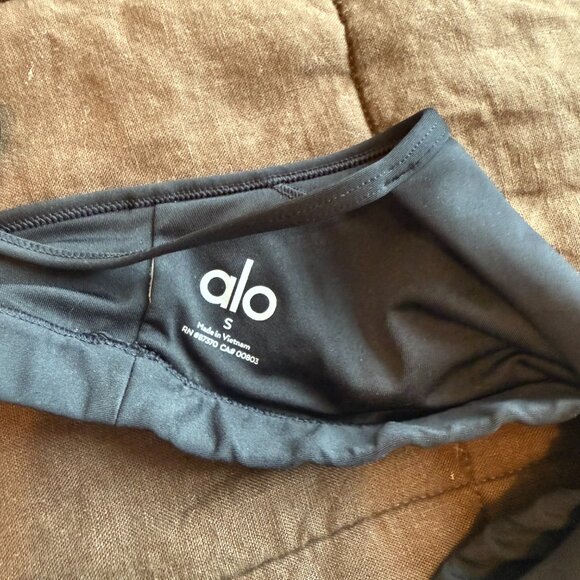 Alo Airlift Sporta Bra - Picture 2 of 3